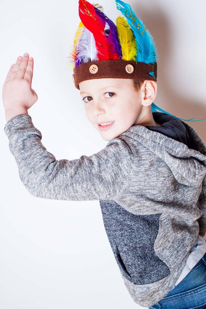 create your own boys feather headdress craft kit by toadstools and