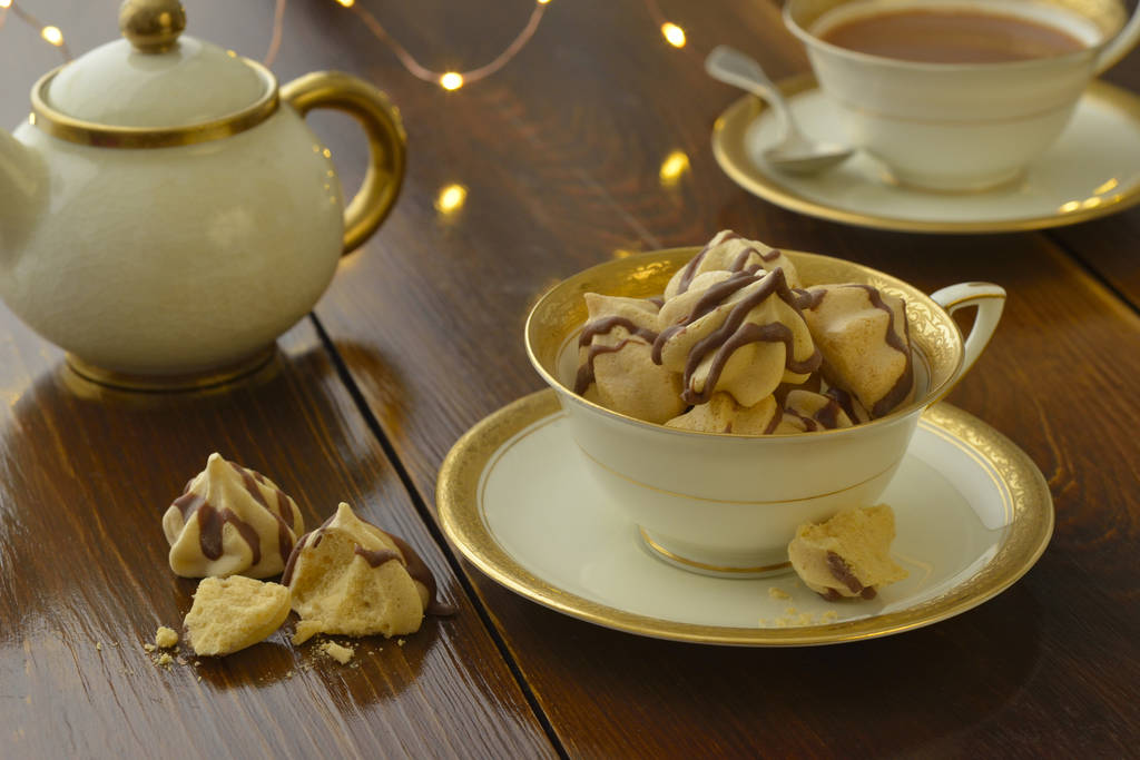 Salted Caramel Crowns Reduced Sugar Meringue Gift By Silvina s Nature