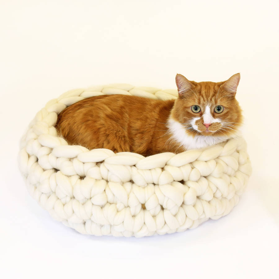 diy cat bed, crochet kit super chunky wool by wool couture