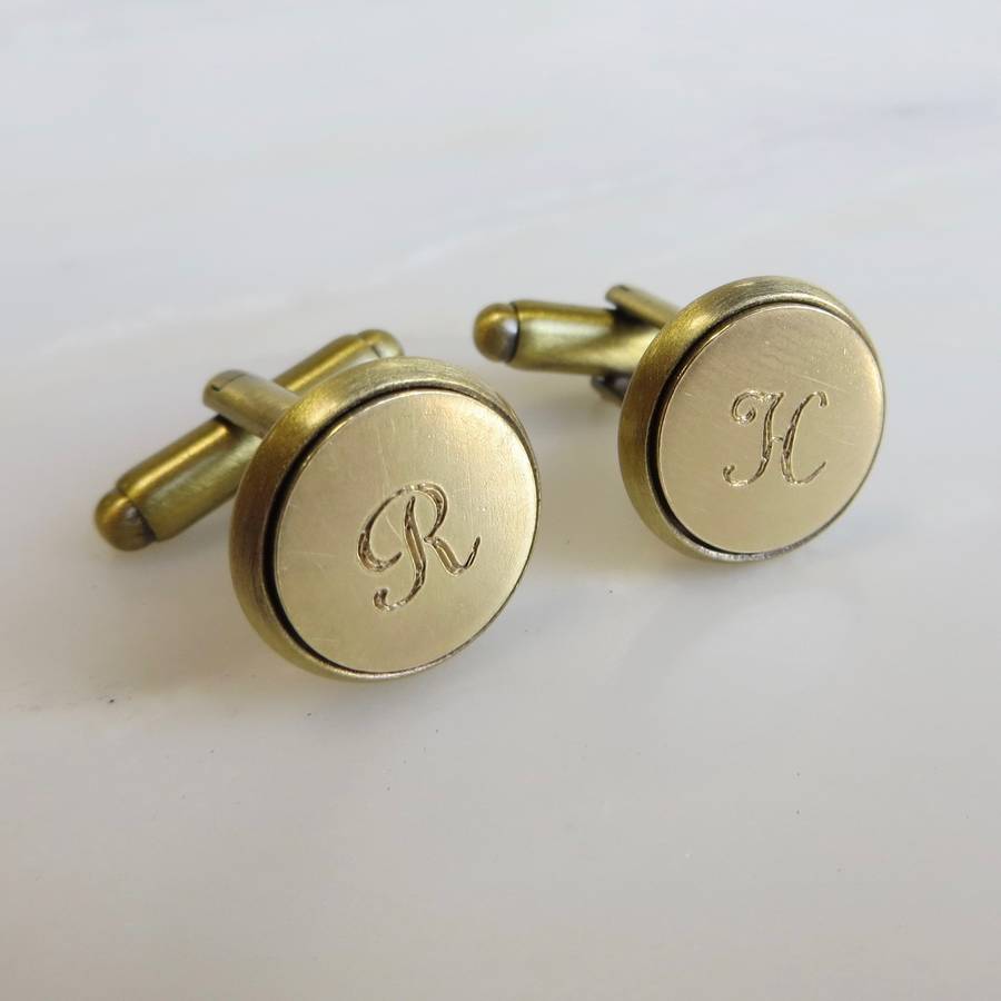 cufflink-initials-placement-first-or-last-name-ossare