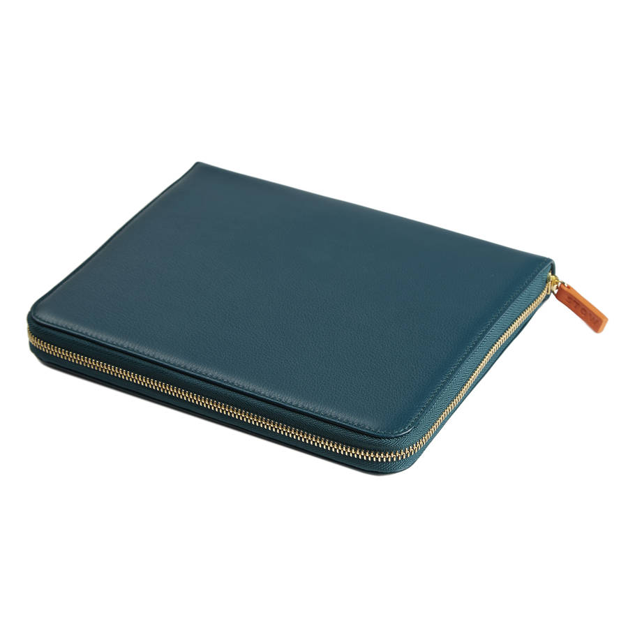 luxury travel tech case by stow