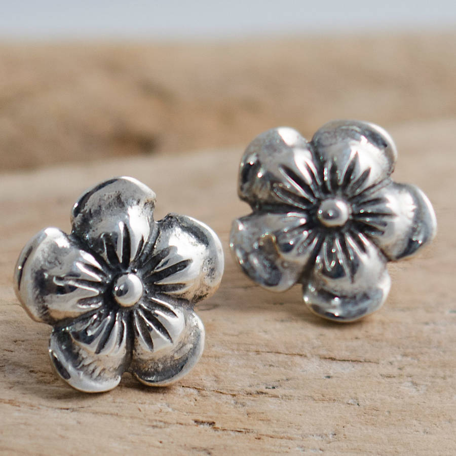 solid silver flower stud earrings by the london earring company