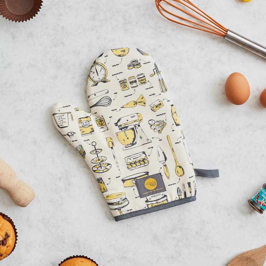 baking delight oven mitt by victoria eggs