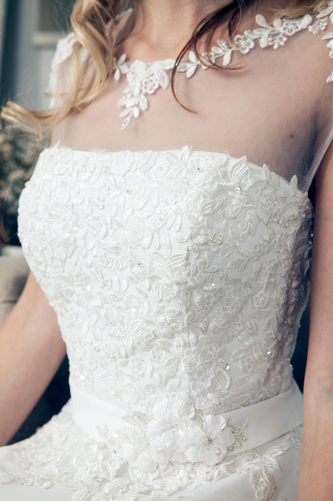 Ivory Lace Chiffon Wedding Dress By Elliot Claire London 