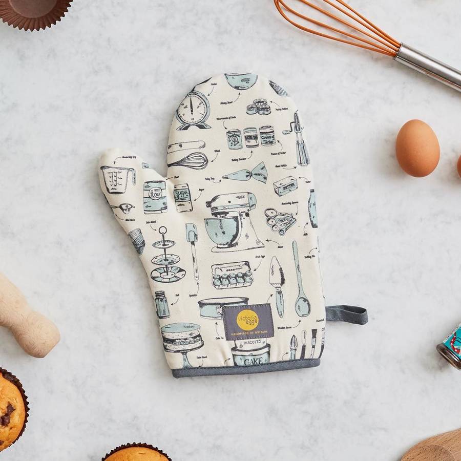 baking delight oven mitt by victoria eggs