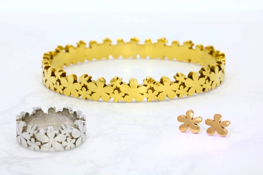 rose gold daisy ring by flawless jewellery