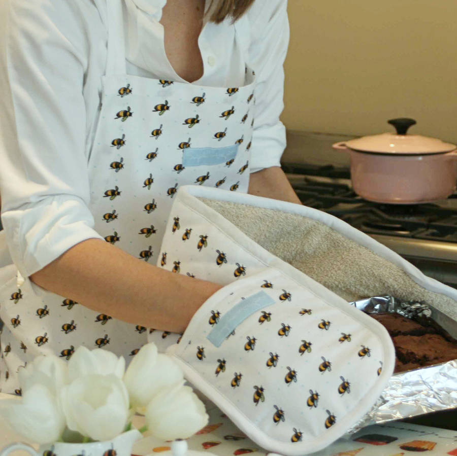 busy bees double oven gloves and apron set by sophie allport