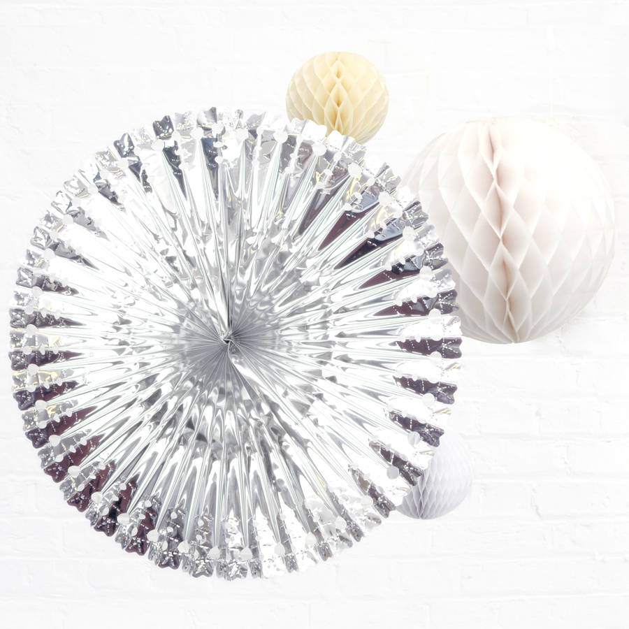 metallic fan decoration by peach blossom