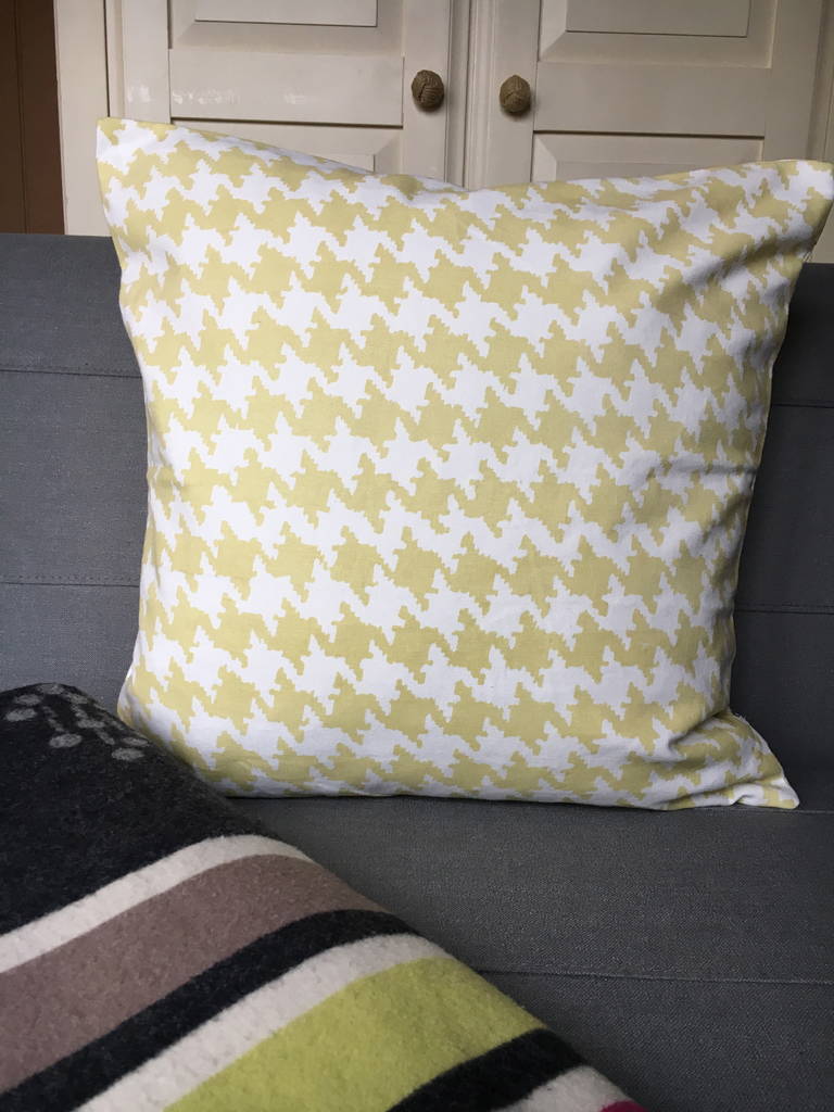 hounds tooth cushion