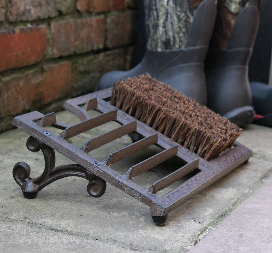 boot puller and brush