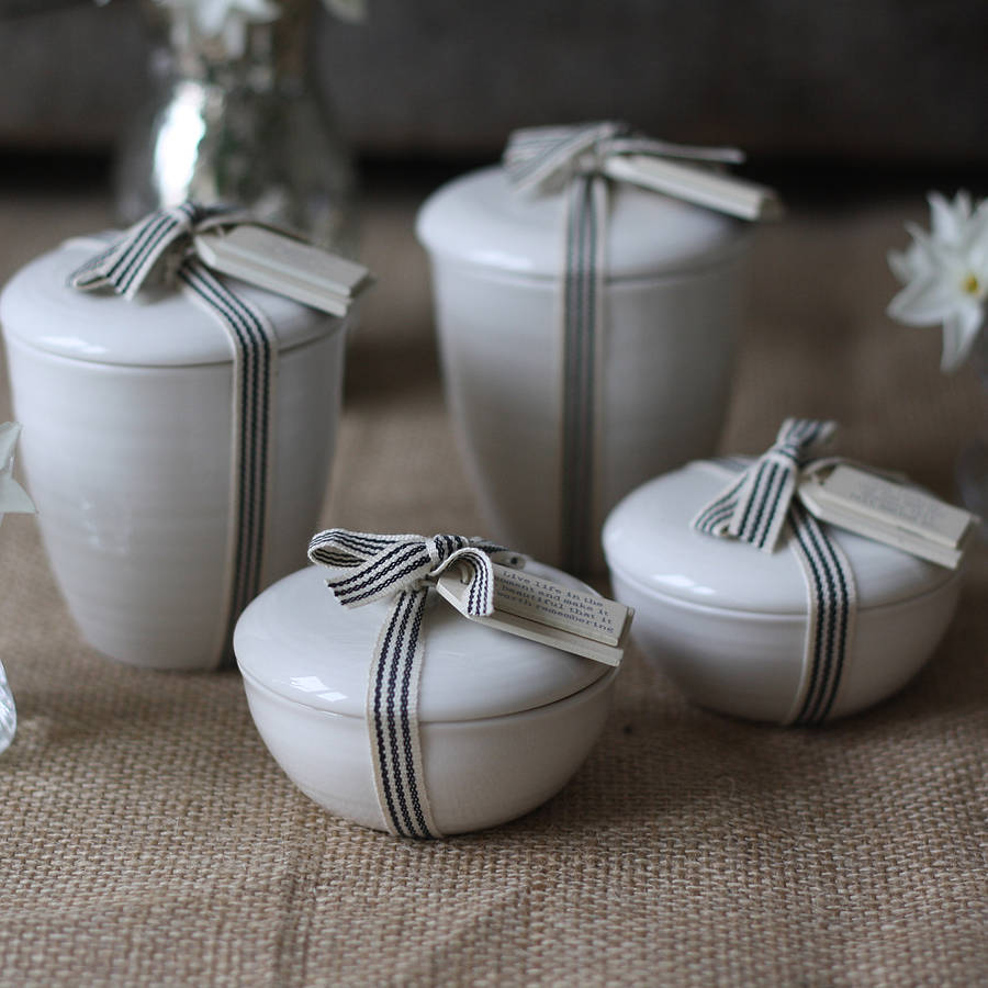 scented candles in porcelain pots by the wedding of my dreams