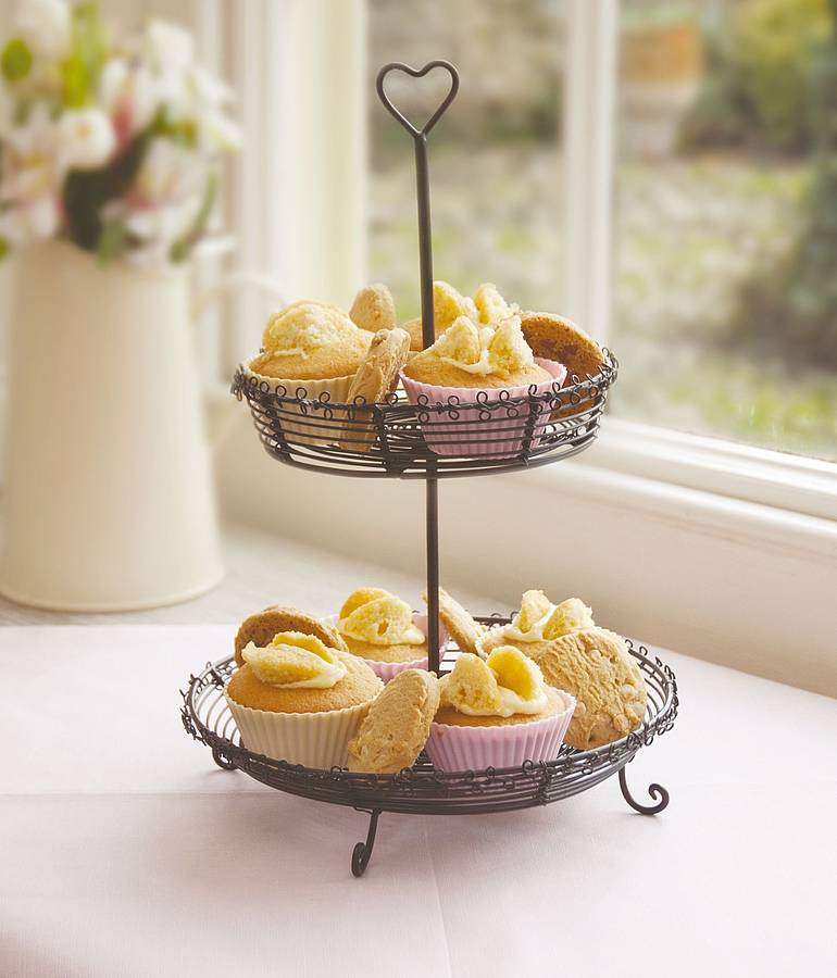 heart wire cupcake stand by dibor