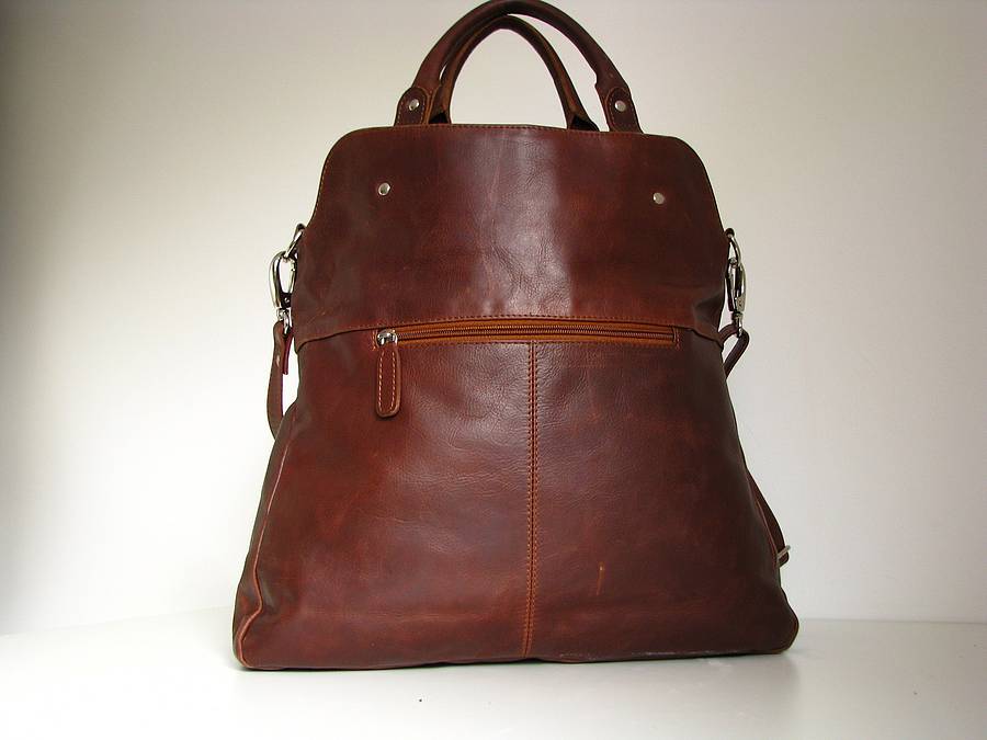 brown leather handbag tote with pockets by the leather store | www.waterandnature.org