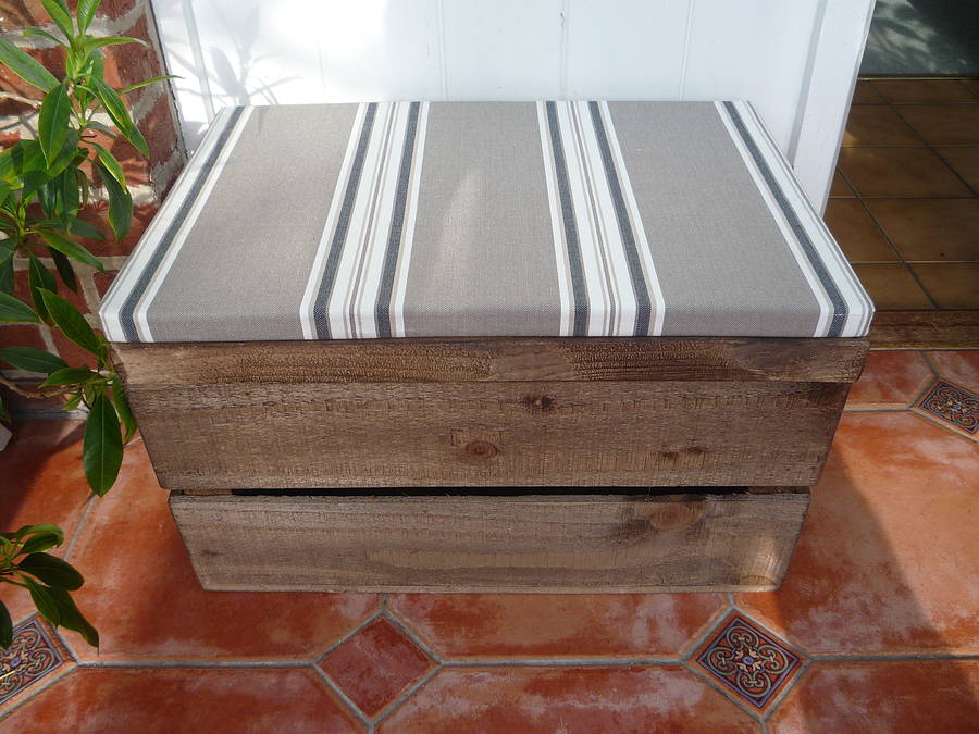 vintage style seat crate, one inch cushion by vintage crates