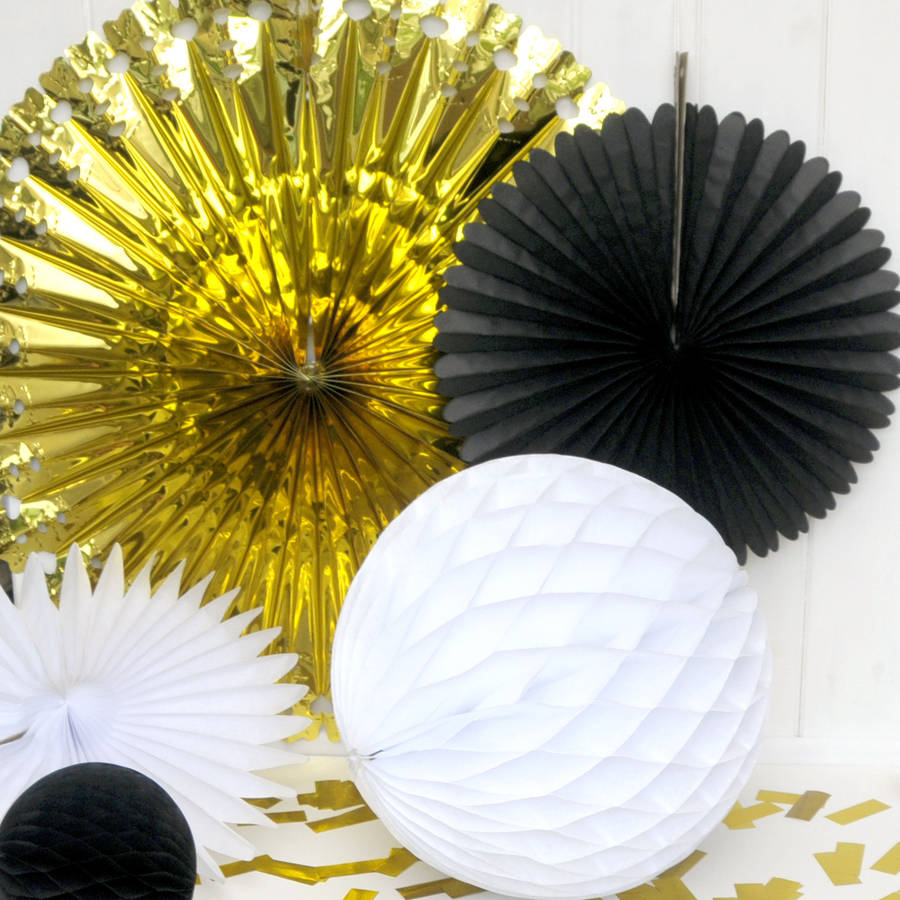 metallic fan decoration by peach blossom