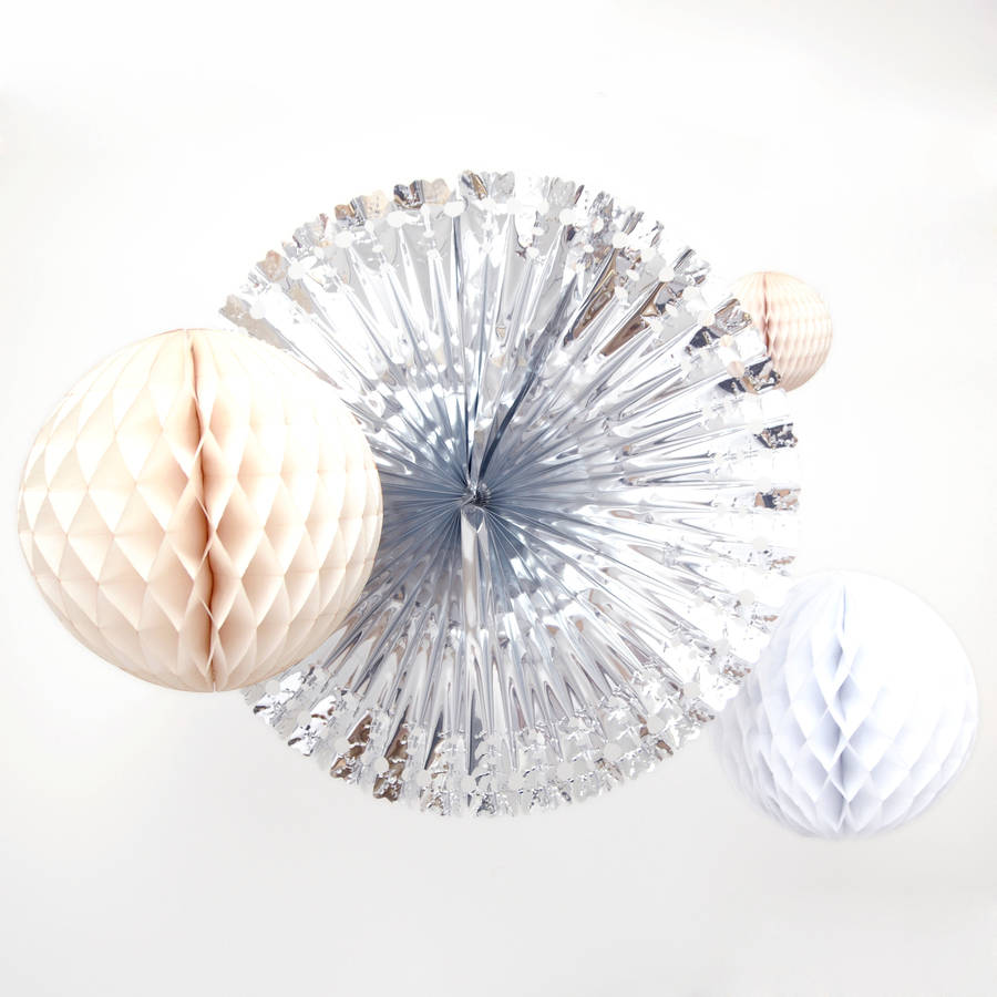 metallic fan decoration by peach blossom