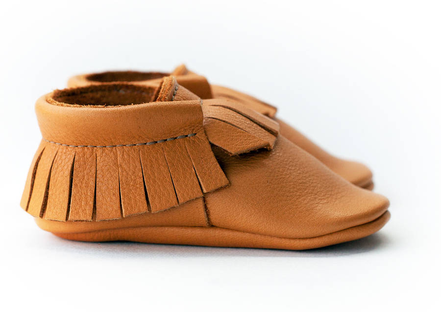 Baby moccasins uk Moccstars are a new UK brand for fashionable, soft, handmade leather baby moccasins, an ideal choice for your child’s developing foot. Shop on-line today. Moccstars are a new UK brand for fashionable, soft, handmade leather baby moccasins, an ideal choice for your child’s developing foot.