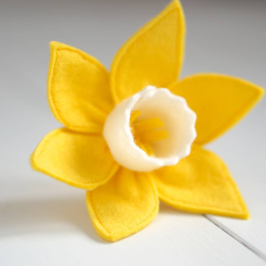 handmade felt daffodil brooch by rosiebull designs