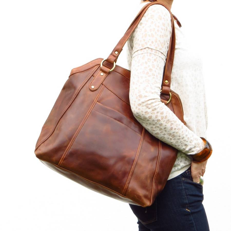 chelsea leather shopper tote by the leather store | www.neverfullbag.com