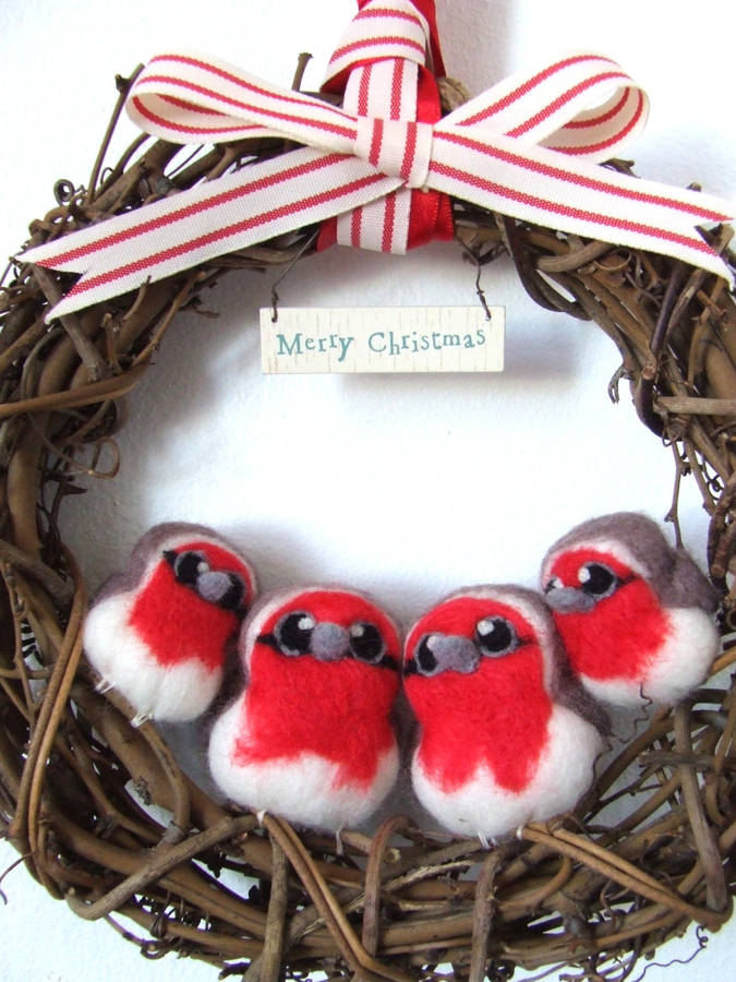 robin family christmas wreath by feltmeupdesigns