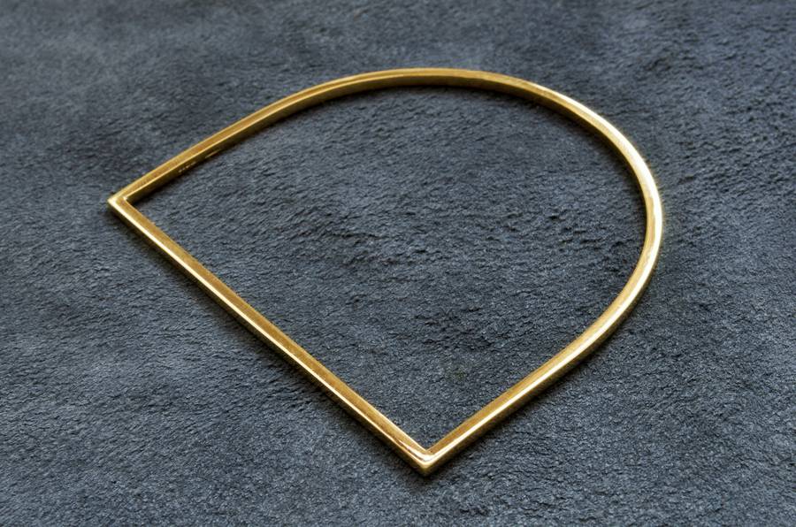 horseshoe bangle by hania