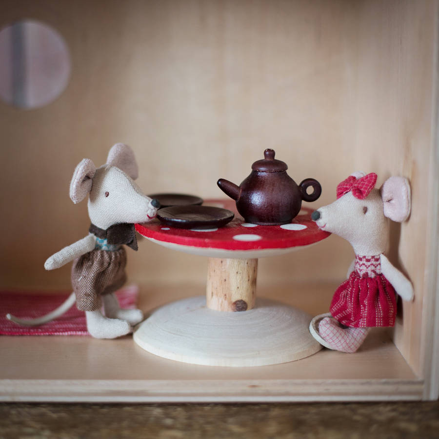 Dress up mice wooden