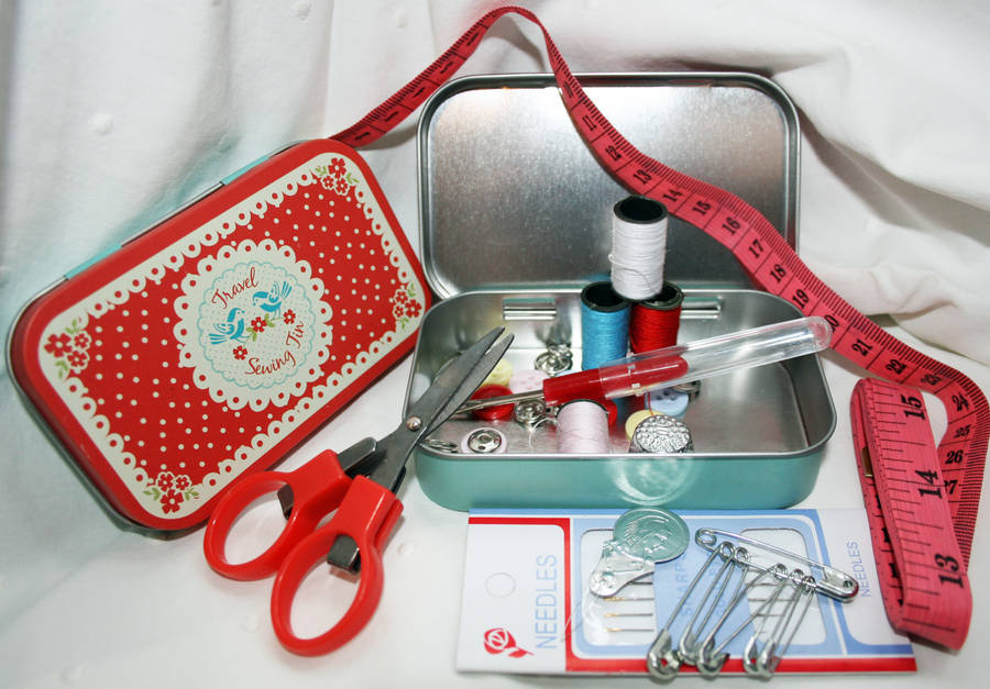 travel sewing tin by stitchkits