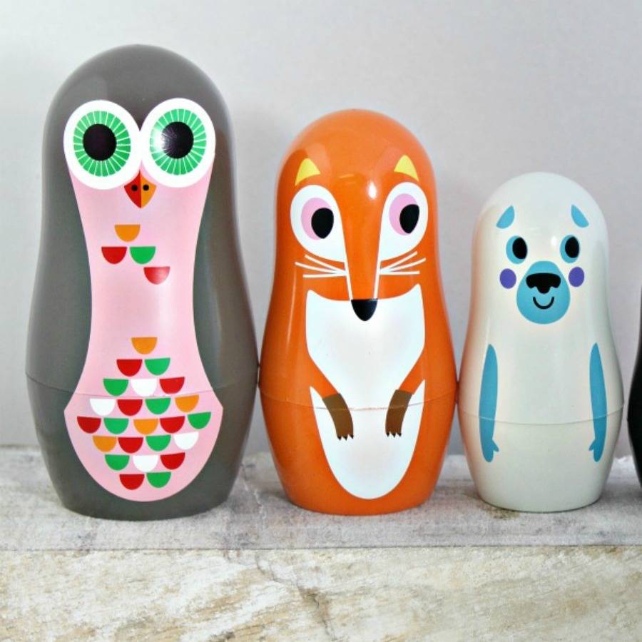 10 nesting dolls