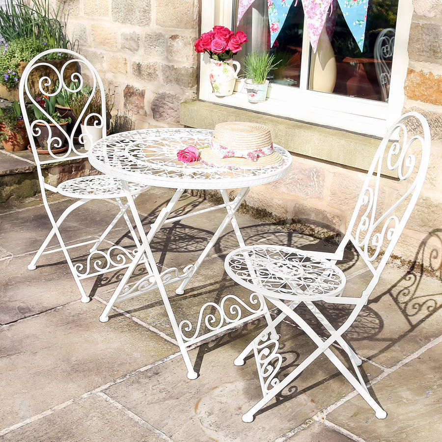 country cottage three piece bistro set by dibor