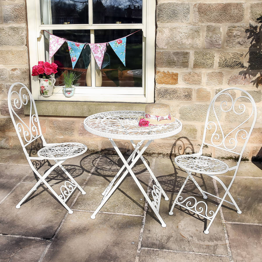 country cottage three piece bistro set by dibor