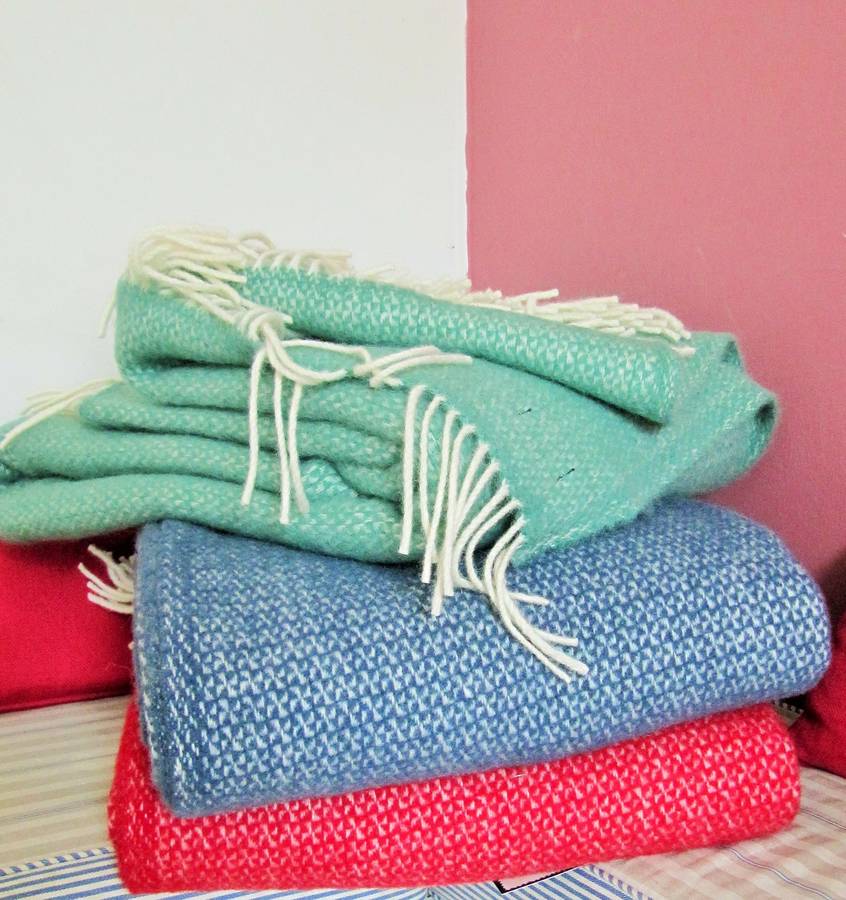 beehive wool blanket by ville et campagne