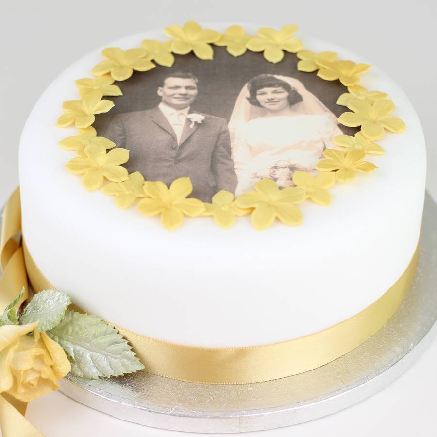 Decorations for golden wedding cakes