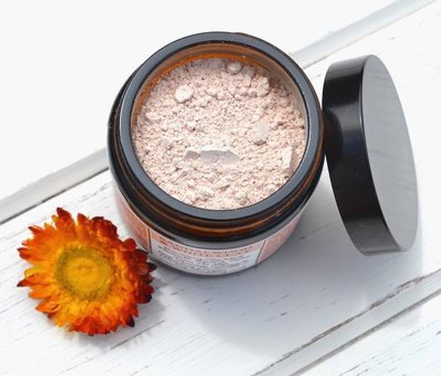 organic sandalwood and white clay face mask by aromawakening