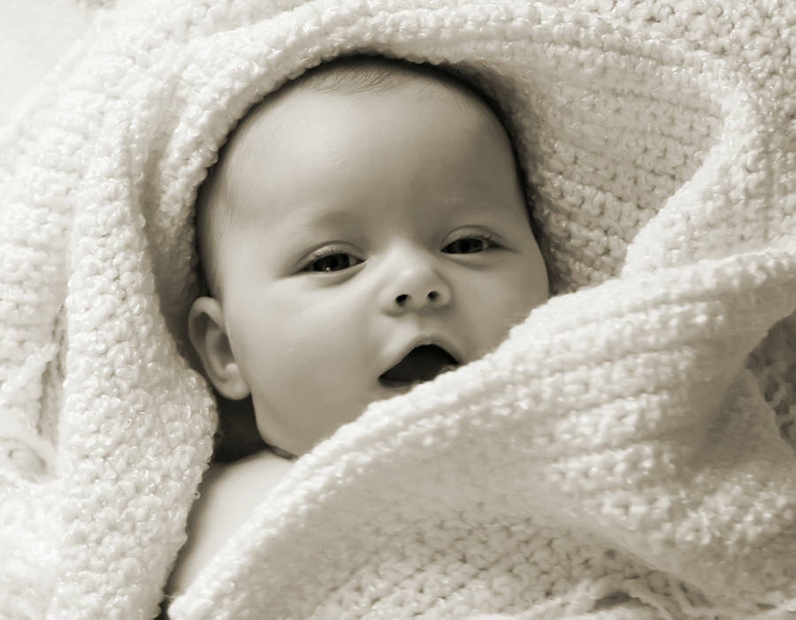 newborn baby cellular blanket by beautiful birthing