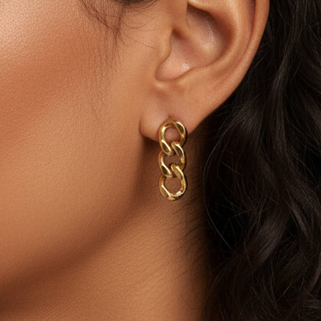 Women’s Short Chain Stud Earrings In 18k Gold, 1 of 4