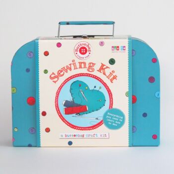Kids Learn To Knit In A Suitcase Kit, 5 of 9