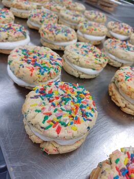 Vegan Vanilla Funfetti Cookie Sandwich – Birthday Cake, 4 of 4
