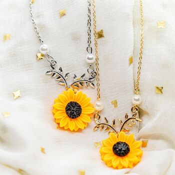 Sunflower Daisy Charm Flower Pearl Floral Necklace, 2 of 8