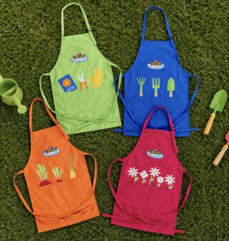 Personalised Childs Gardening Apron, 4 of 5
