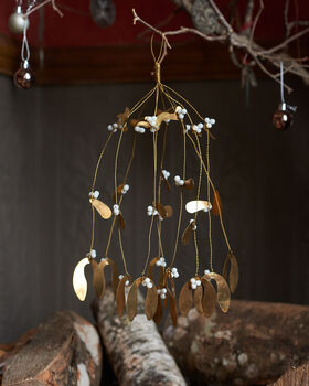 Mistletoe Garland With Antiqued Brass Leaves, 2 of 5