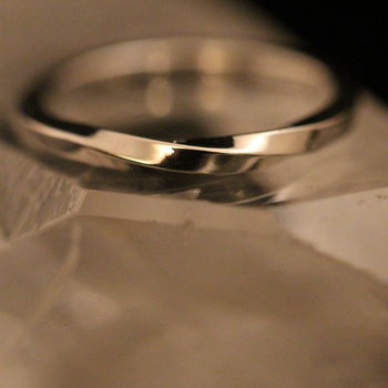 Normal Infinity Twist Platinum Wedding Ring 