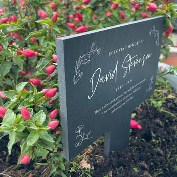 Personalised Large Wreath Memorial Slate Plant Marker, 6 of 8