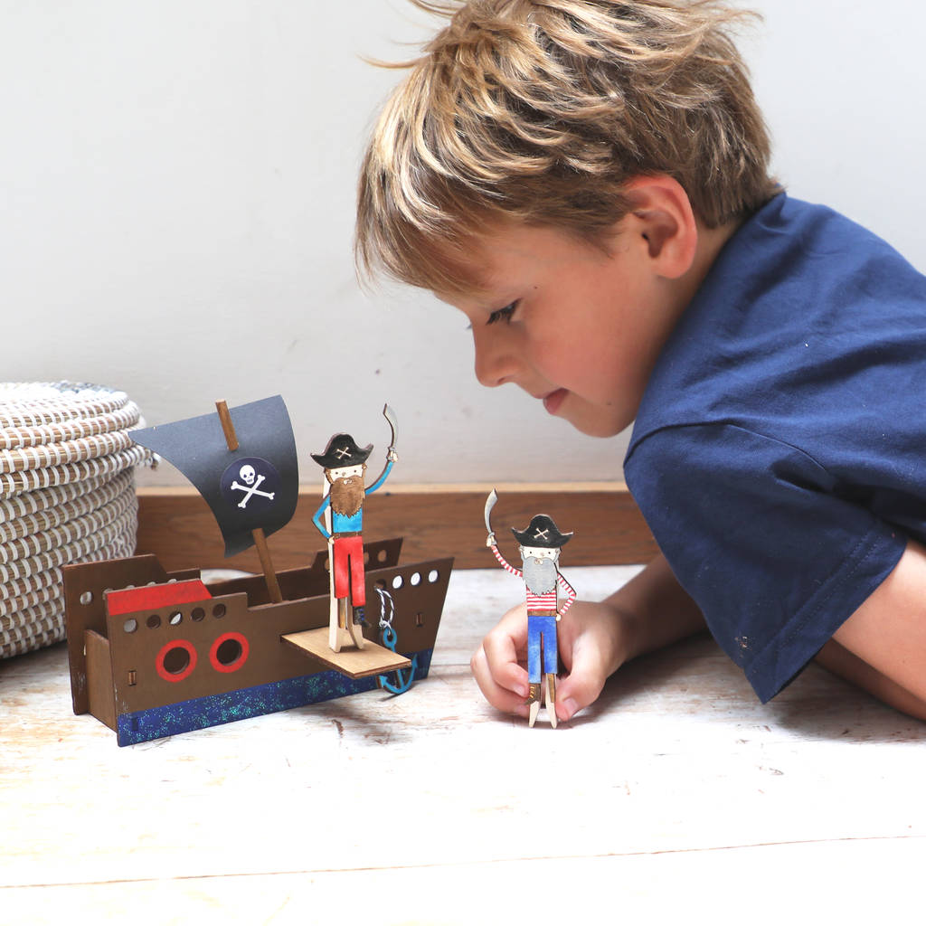 make your own pirate ship scene craft kit by cotton twist
