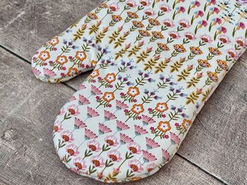 Flower Patterned Single Oven Glove, 2 of 3