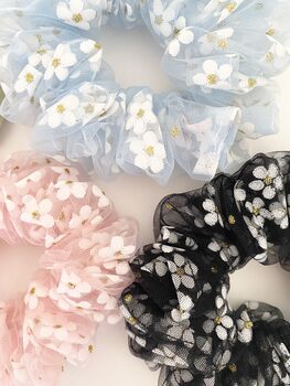 Daisy Tulle Scrunchie, 2 of 9