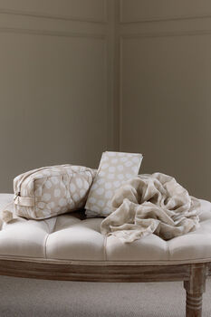 Quilted Washbag Scallop, 7 of 7