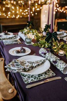 Six Ivy Christmas Crackers, 4 of 5