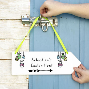 Personalised Easter Hunt Arrow Sign, 2 of 6