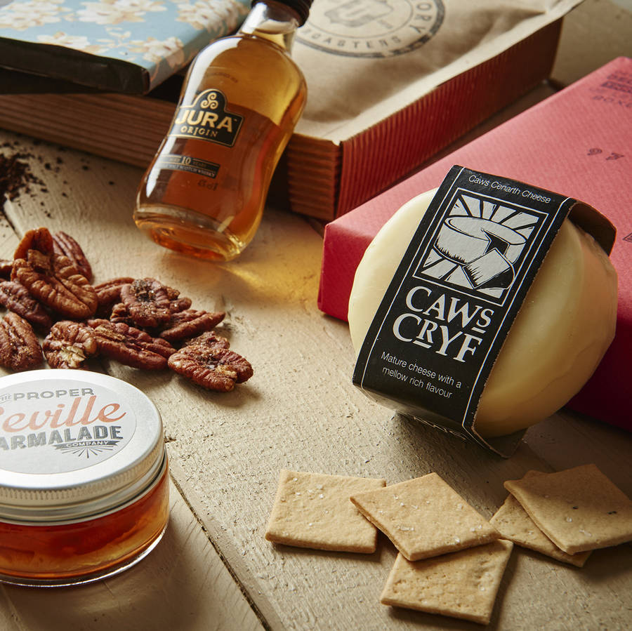 luxury cheese and biscuits hamper by post by letter box hamper