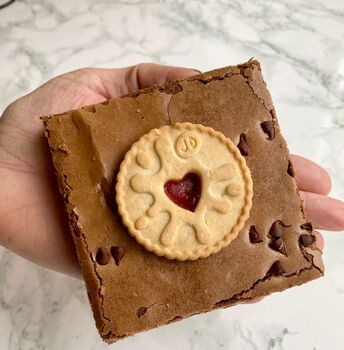 Valentines Jammie Dodger Brownie Gift, 3 of 4